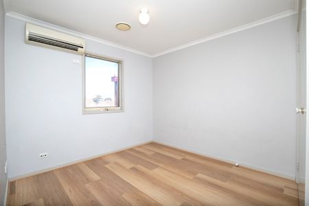 1/94 Hampshire rd, Sunshine, VIC 3020 - Photo 3