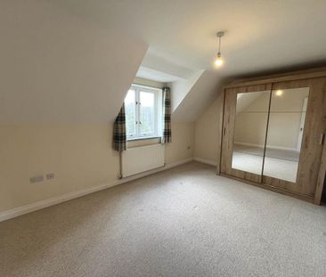 3 bedroom semi-detached house to rent - Photo 2