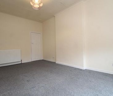 3 bedroom flat to rent - Photo 3