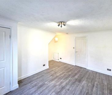 2 bedroom semi-detached house to rent - Photo 2