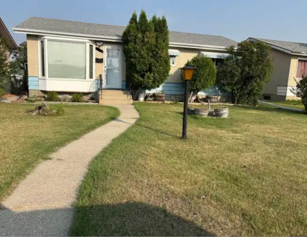 Comfortable stress free home | Edmonton - Photo 1