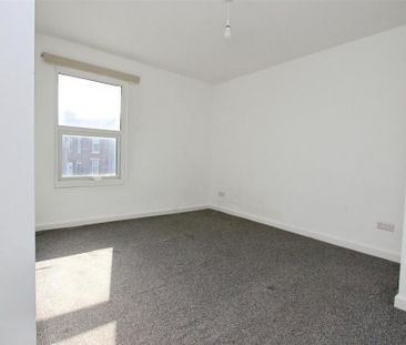 2 bedroom end of terrace house to rent - Photo 6