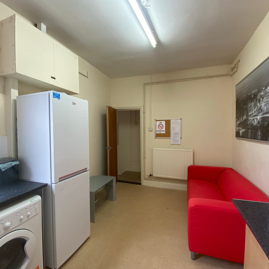 3 bedroom apartment to rent Elm Grove, Southsea, PO5 - Photo 1