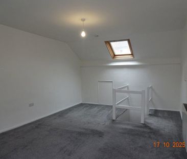 3 bedroom terraced house to rent - Photo 3