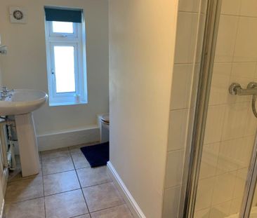 1 bedroom in a house share to rent - Photo 6