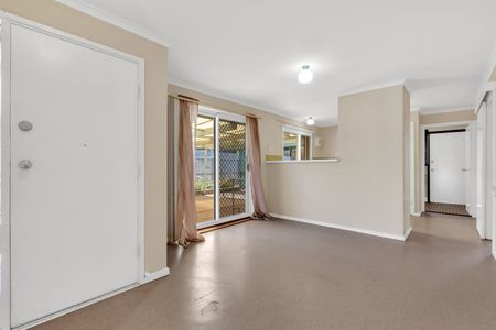 9 Charlotte Drive, Morphett Vale SA 5162 - House For Rent | Domain - Photo 3
