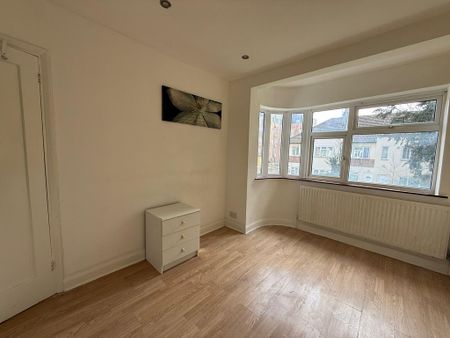 4 bedroom terraced house to rent - Photo 3