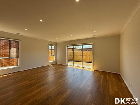 Brand New and Modern Home in Tarneit - Photo 5