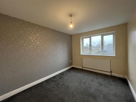 4 bedroom detached house to rent - Photo 5
