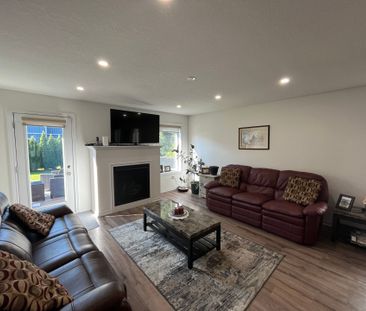 For Lease - 66 Hughes Street, Collingwood, Ontario - Photo 3