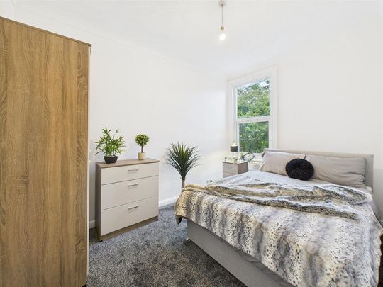 1 bedroom in a house share to rent - Photo 1