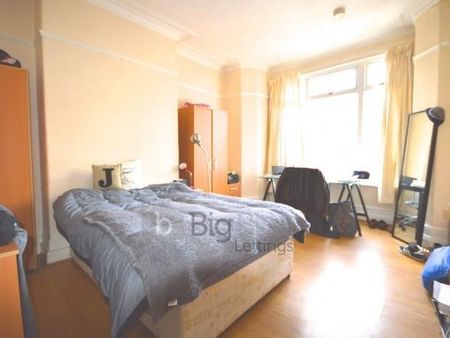 5 bedroom terraced house to rent - Photo 4