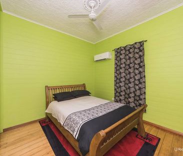 Three bedroom home in convenient location! - Photo 2