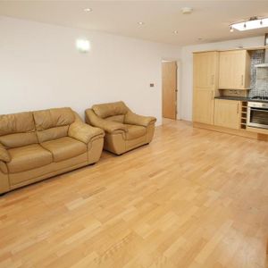 1 bedroom flat to rent - Photo 2