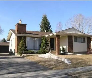 Dalhousie 3 Bdrm Main Floor House | 5852 Dalhousie Drive Northwest,... - Photo 1