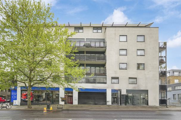 Price £2,350 pcm - Available 04/06/2025 - Part Furnished - Photo 1