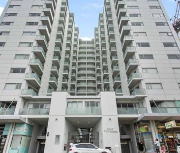 Penthouse Living in the Heart of the City - Photo 5