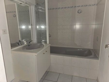 Location Appartement 3 pièces 68m² - Photo 5