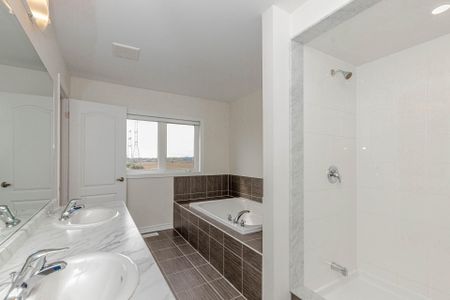 For Lease - 96 Explorer Way, Thorold, Ontario - Photo 5