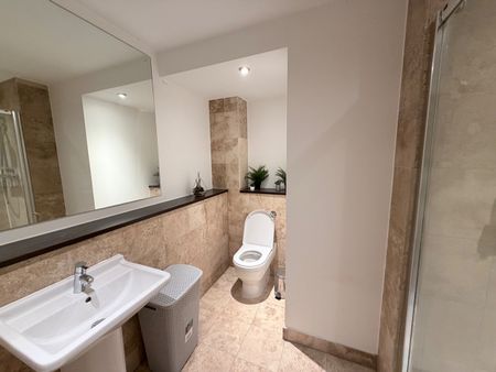 2 Bed Penthouse, The Quays, M50 - Photo 3