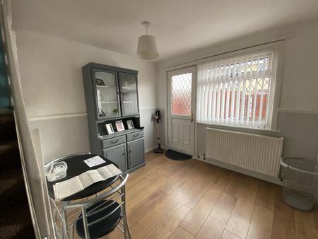 3 bedroom terraced house to rent - Photo 2