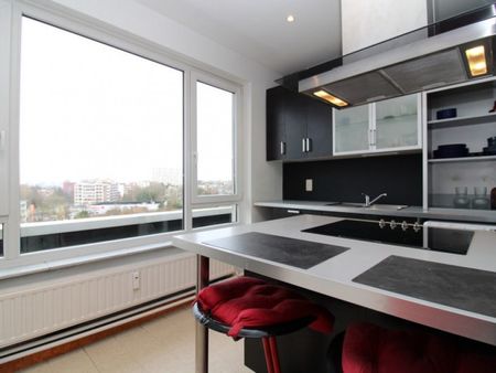 Maison communale - Appartement de +/- 70m² + terrasse - Uccle - Foto 4