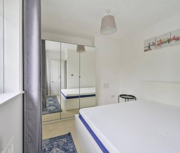 3 bedroom end of terrace house to rent - Photo 4