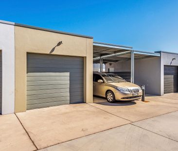 Three Bedroom Terrace in Central Location - Photo 6
