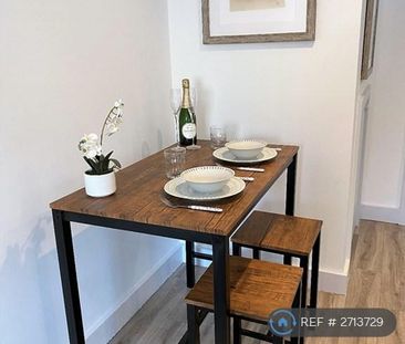 1 bedroom flat to rent - Photo 2