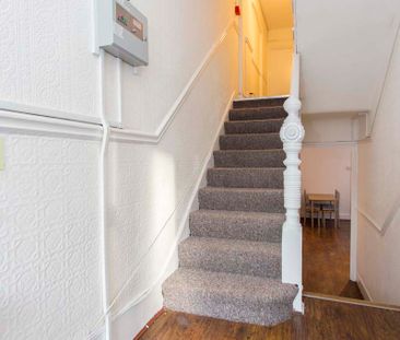 🏡 Large Victorian House - All Bills Included - Lounge & Garden! 🏡 - Photo 2