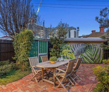 Register to Inspect // Classic Style meets Contemporary Class - Photo 4