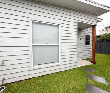 Near New Two-Bedroom Granny Flat - Photo 2