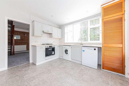 Larkswood Drive, Crowthorne, RG45 - Photo 5