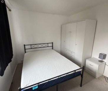 Room in a Shared House, Oatland Road, LS7 - Photo 1