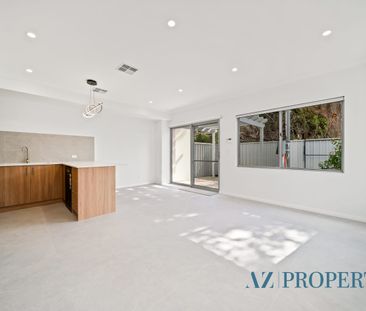 Brand New 3-Bedroom Family Home in Beckenham! ( Unfurnished) - Photo 3