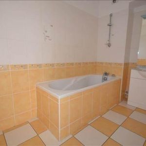 Location Appartement 3 pièces 69m² LE TAMPON 97430 - Photo 2