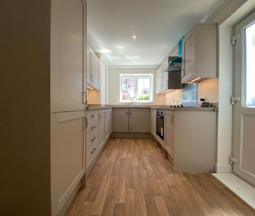 4 bedroom detached house to rent - Photo 6