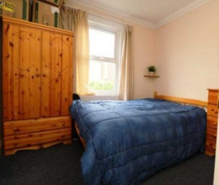 2 bedroom flat to rent - Photo 3