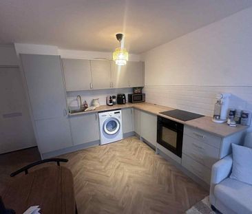 1 bedroom flat to rent - Photo 6