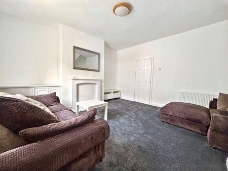 2 bed terraced house to rent in NE21 - Photo 2