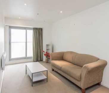 Stylish 2-Bedroom Furnished Apartment in the Heart of Soho - Photo 4