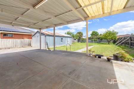 Charming Family Home for Rent in Sunshine West - Photo 5