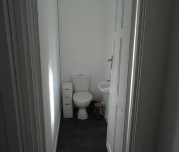 1 bedroom in a house share to rent - Photo 6