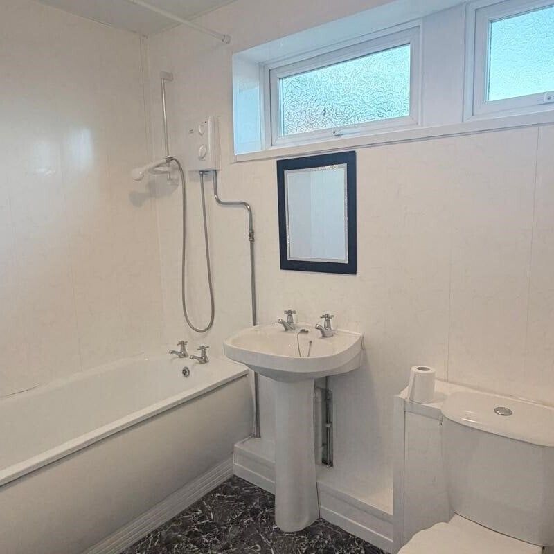 Windsor Place - Photo 1