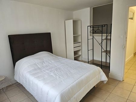 Location Maison 5 pièces 10m² - Photo 3