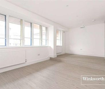 Arcadia Avenue, London, N3 - Photo 2