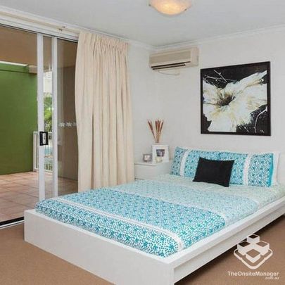 Furnished Studio Apartment in a Central Location - Photo 1