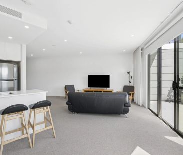 Lake views to enjoy all year round - Photo 1