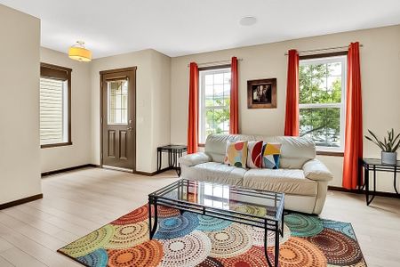 3 Bed Charming Family Home In Charlesworth. - Photo 2