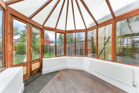 Dalmeny Avenue, London - Photo 3